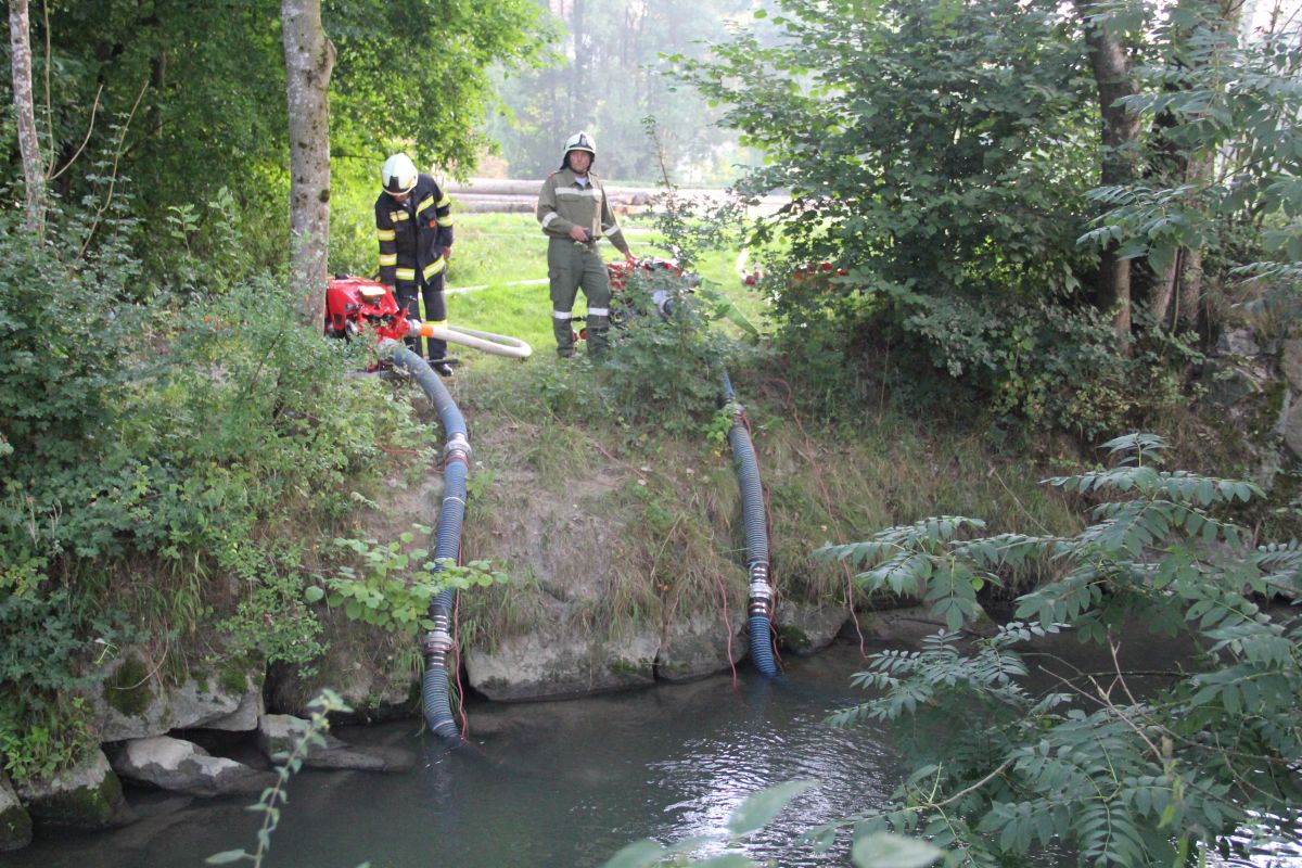 2019 08 25 FF Andorf Werkstattbrand auf Pferdehof in Andorf 02 IMG 0207 WEB