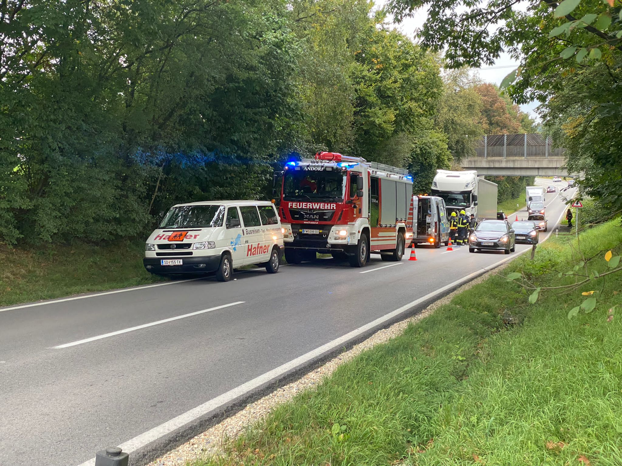 2021 09 20 FF Andorf LKW Bergung L514 Hoehe Oberholz 002 YHSV0943