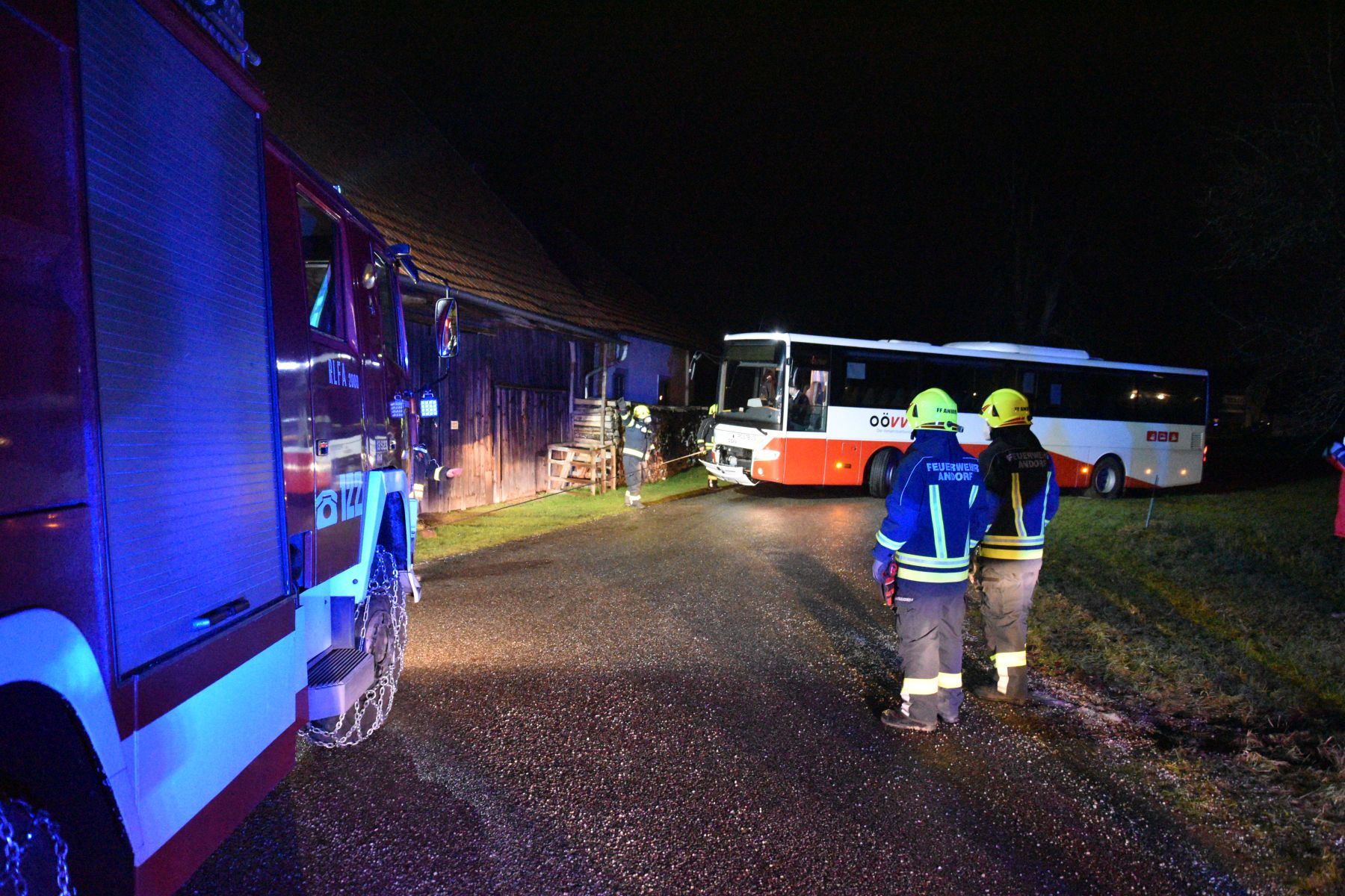 2021 12 28 FF Andorf Busbergung Messenbachgasse FFA 0006