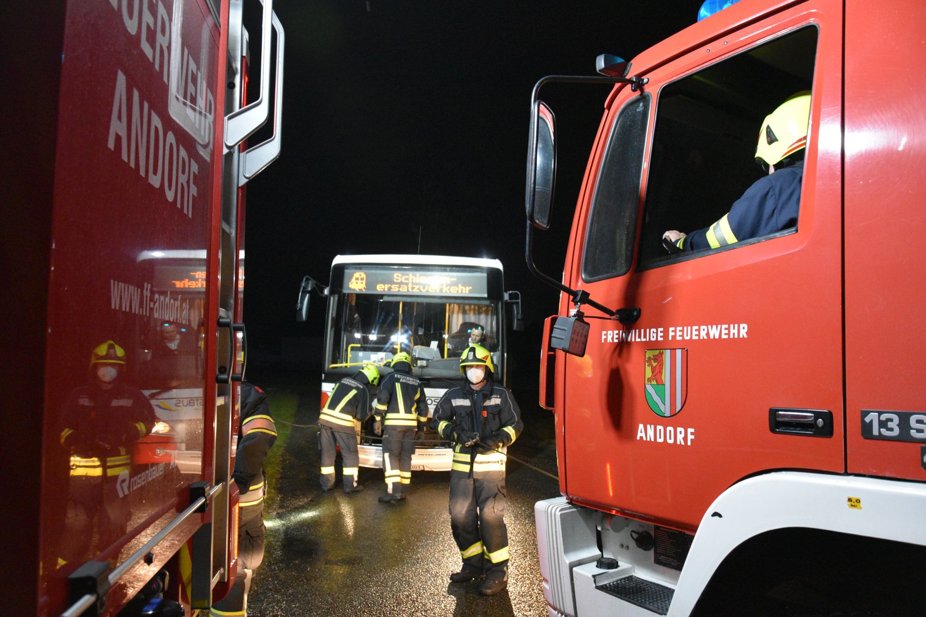 2021 12 28 FF Andorf Busbergung Messenbachgasse FFA 0013