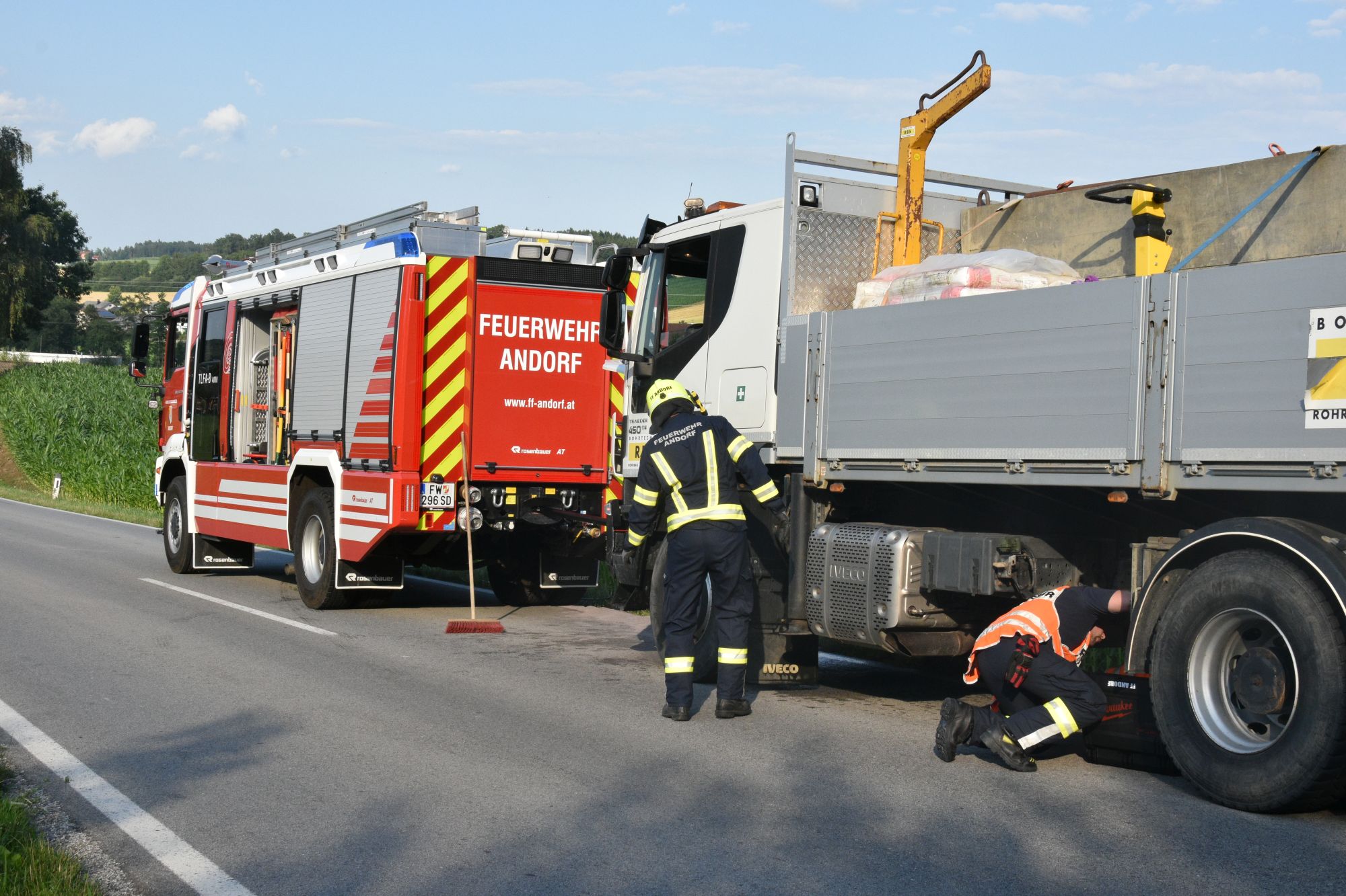 2022 07 05 FF Andorf Oelspur und LKW Bergung Andorfer Landesstrasse Oberholz FFA 1877