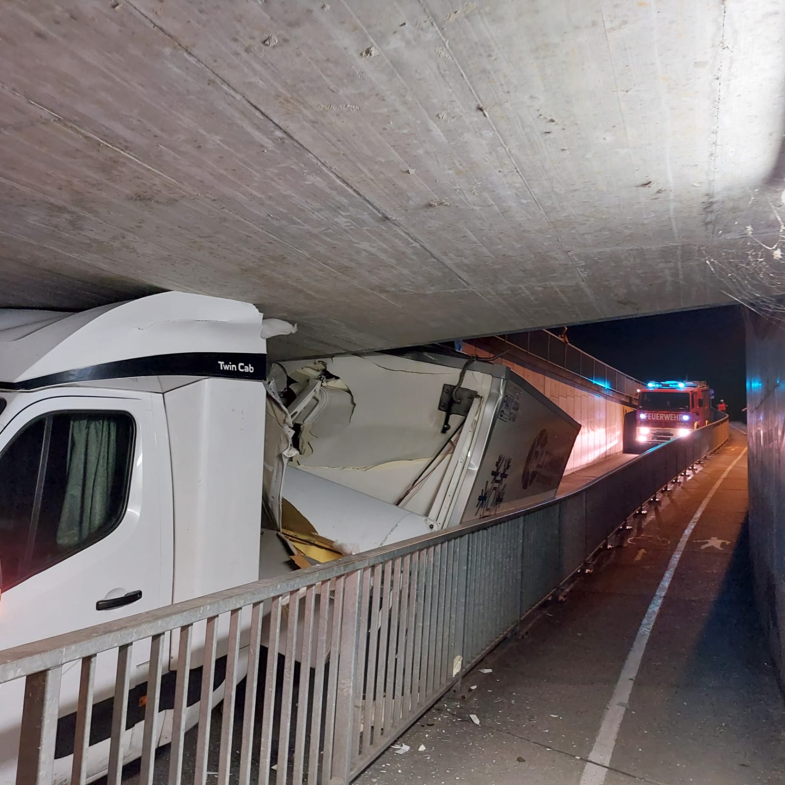 2022 08 31 FF Andorf LKW Bergung und Aufraeumarbeiten Unterfuehrung Hauptstrasse 56473686 e0f4 418b 80fe 17a0d161a300