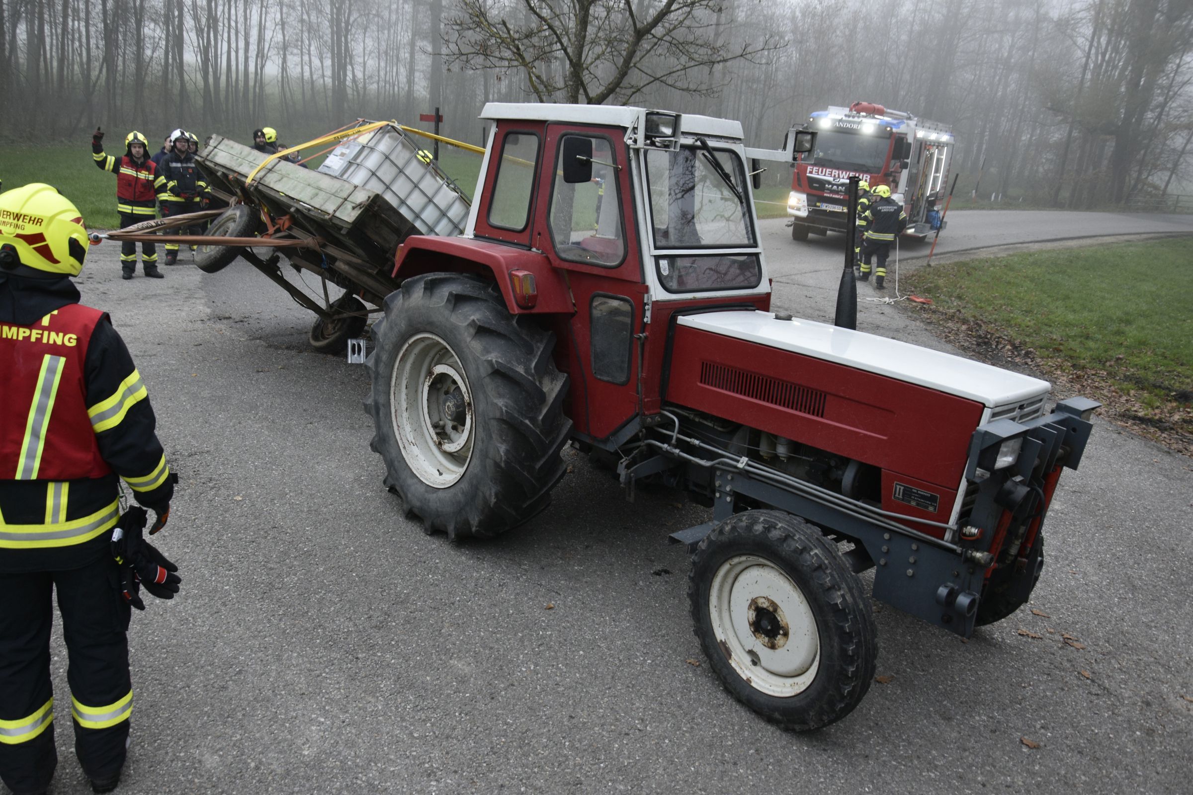 2022 11 12 Uebung Verkehrsunfall Gefahrstoffaustritt h20221112163426 h FFA3152