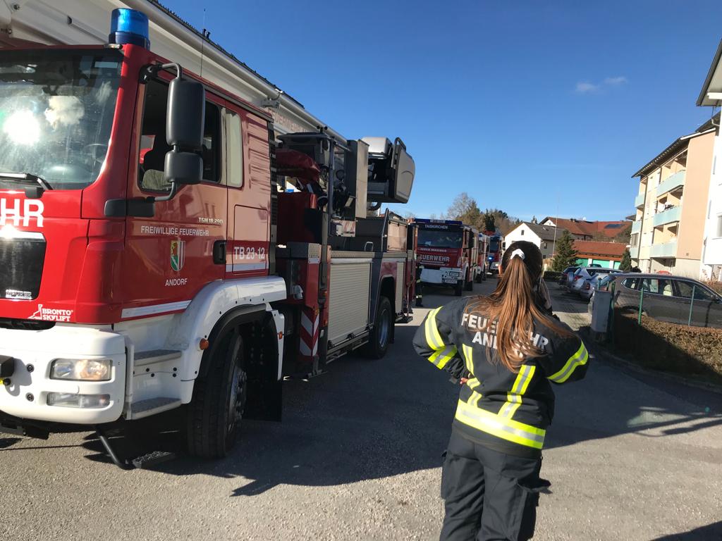 2023 01 17 FF Andorf Fahrzeug und Carportbrand Lambrechten6d68fe63 bbfc 4d3c 8925 b0900f34b9b5