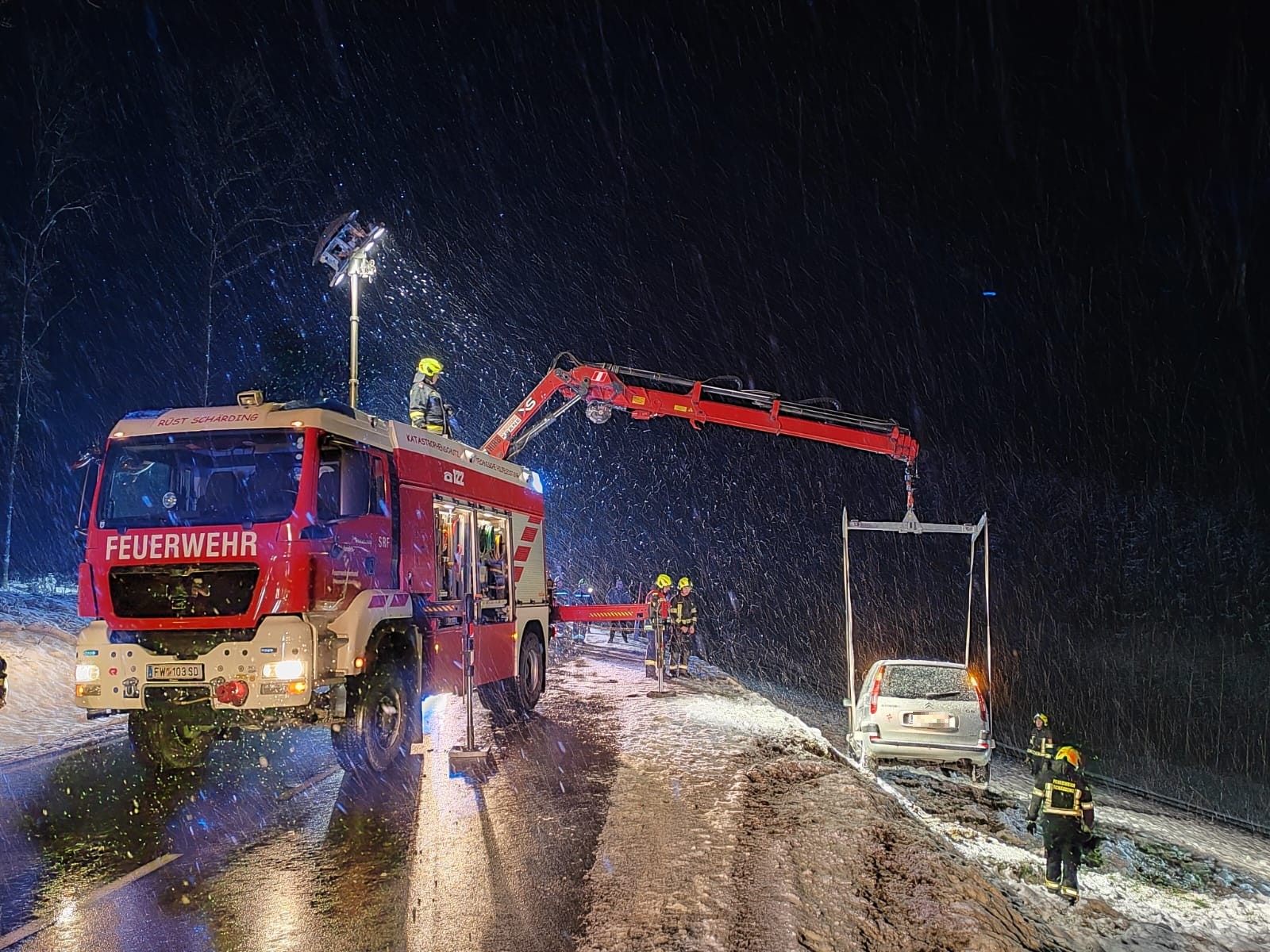 2024 01 07 FF Andorf Verkehrsunfaelle Enzenkirchener Strasse 2024 01 07 23 42 36 000