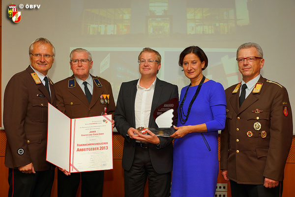 Auszeichnung für feuerwehrfreundlichen Arbeitgeber aus Andorf  24.10.2013