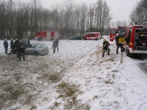 Verkehrsunfall mit eingeklemmter Person in Andorf - 7.02.2012